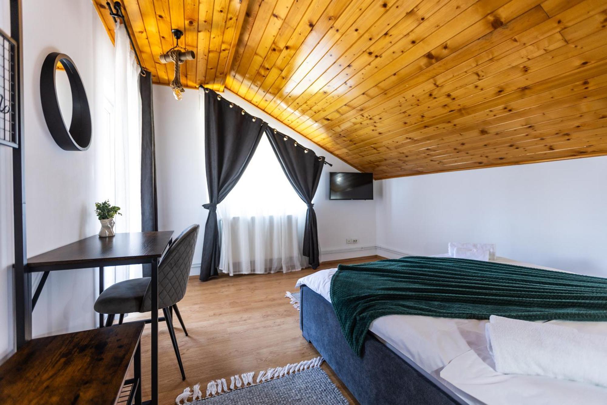 Holiday home Falco Bianco
